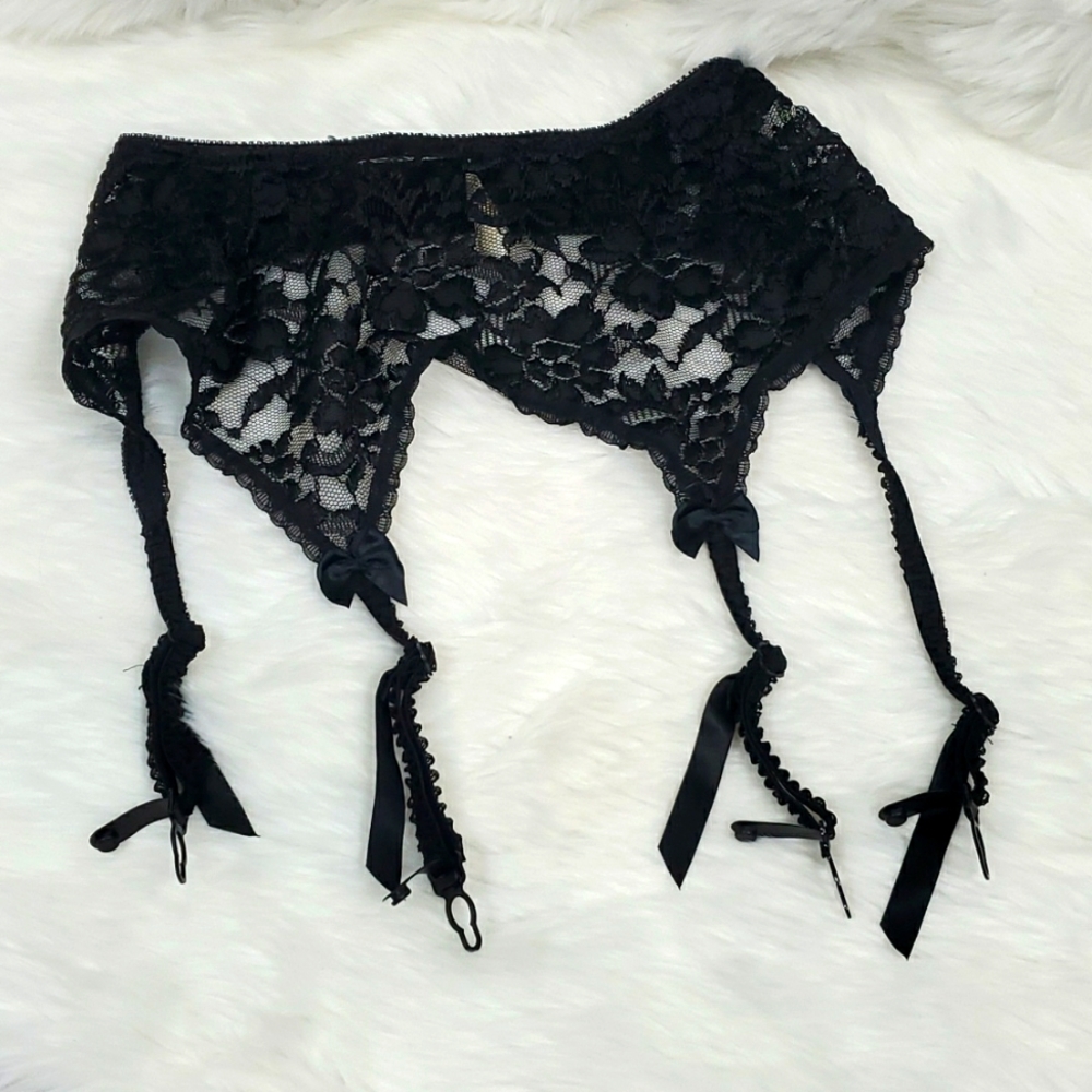Vintage Victoria’s Secret Lace Suspenders 0/S Black